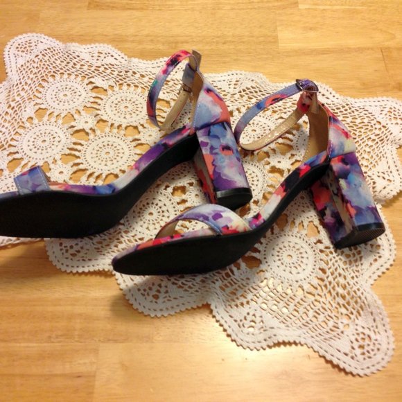 NWOT Euncer Ankle strap, open toed heels - Picture 6 of 9